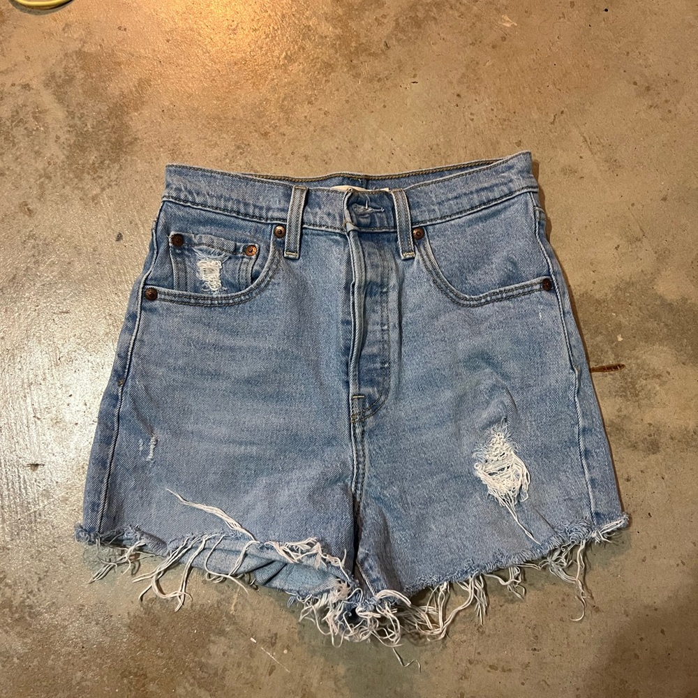 Levi’s “ribcage” shorts , size 25